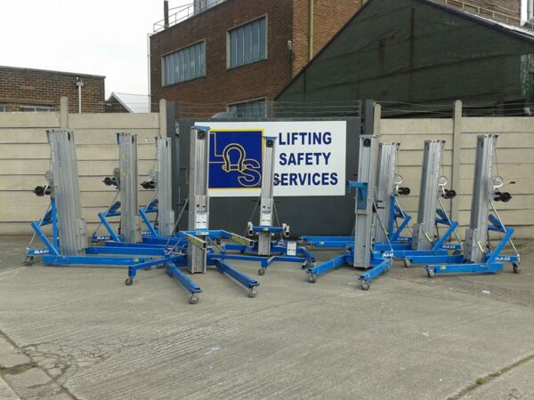 Genie SLA-15 Material Lift